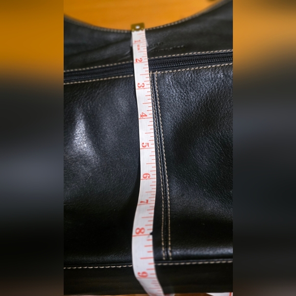 Stone Mountain Black Leather Crossbody Shoulder Bag - Picture 8 of 9